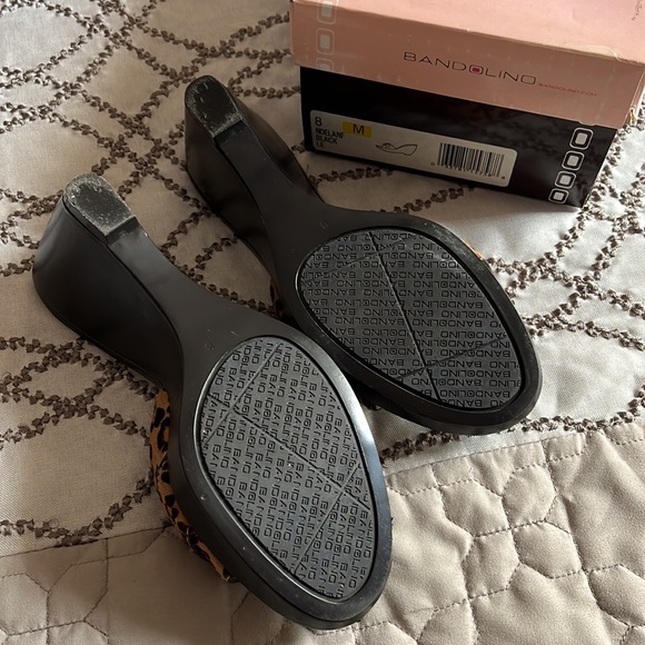 NWT Bandolino Leopard Wedge Sandal High Heels Women Size 8 - Picture 4 of 6